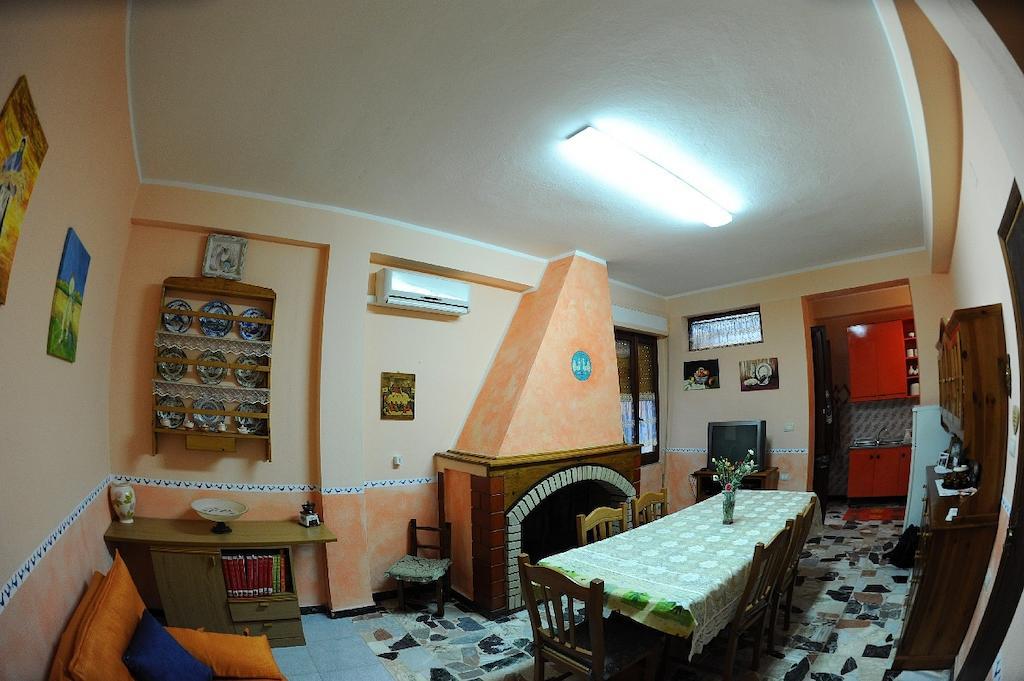 Villacidro B&B Antoclo Di Concas Angela Margherita מראה חיצוני תמונה